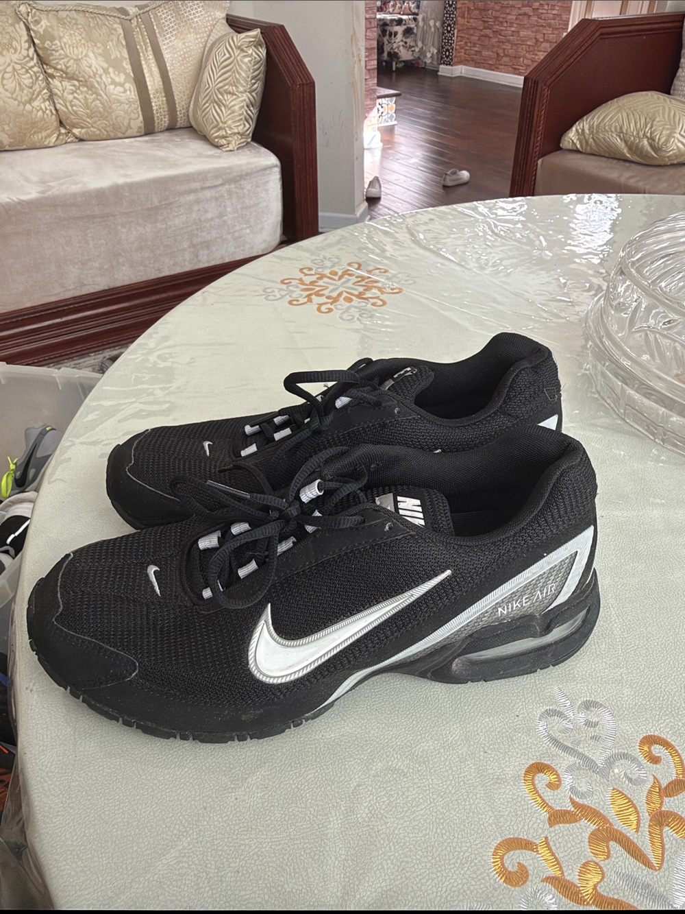 Nike Women's Black & Silver Air Max Running Sneakers